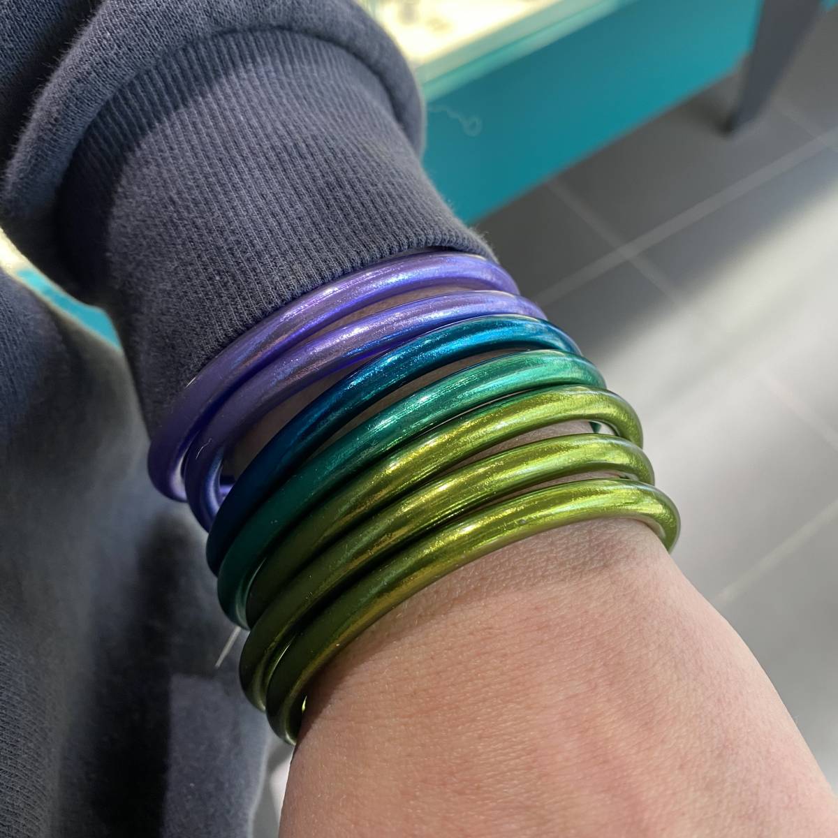 Joncs bouddhistes de couleurs